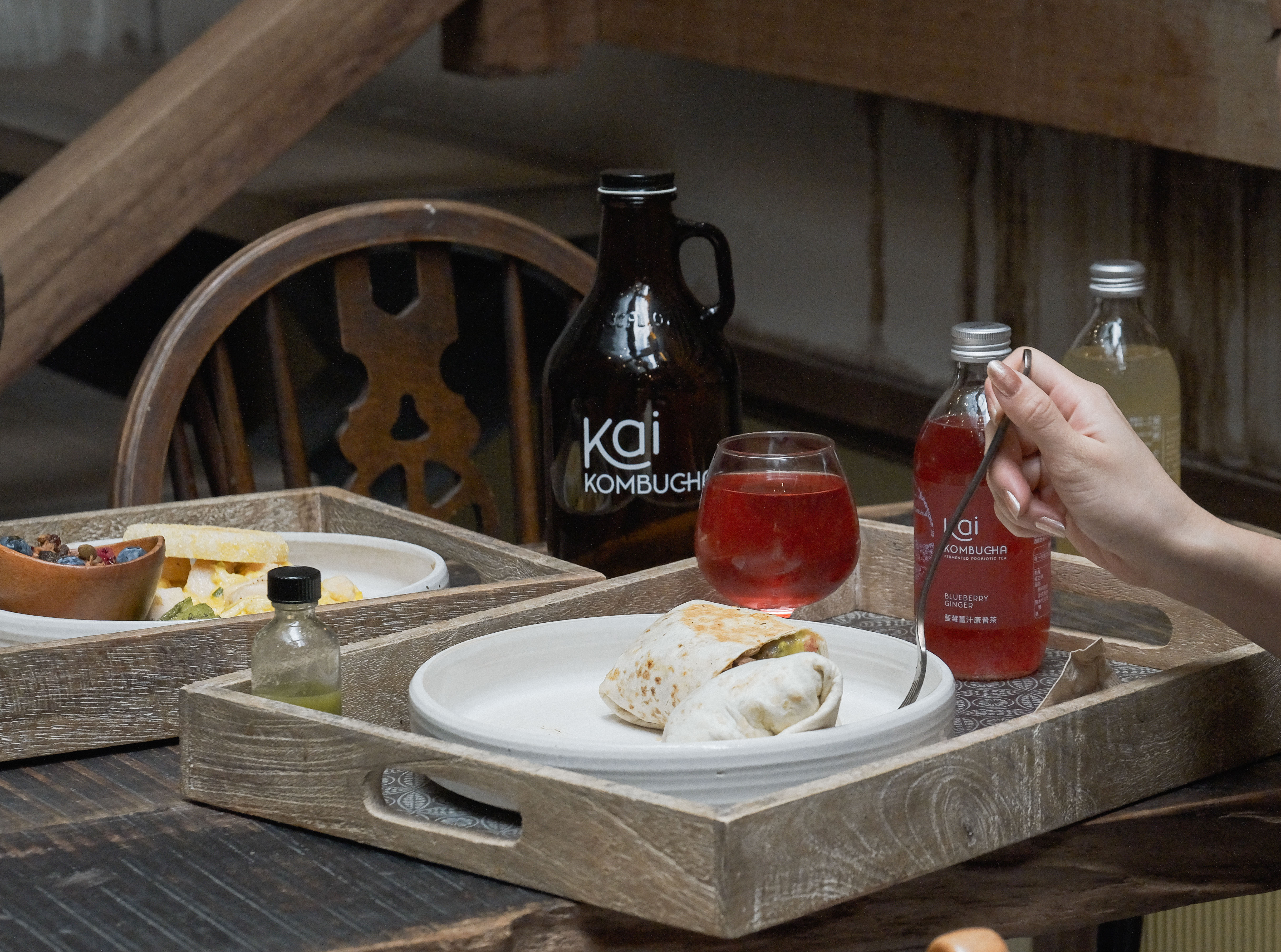 Kai Kombucha's naturally fermented kombucha drink is a new food choice that can be enjoyed with a meal or as a pure drink.jpg Kai Kombucha的天然發酵康普茶飲為搭餐或純飲都適合的新食尚選擇.jpg
