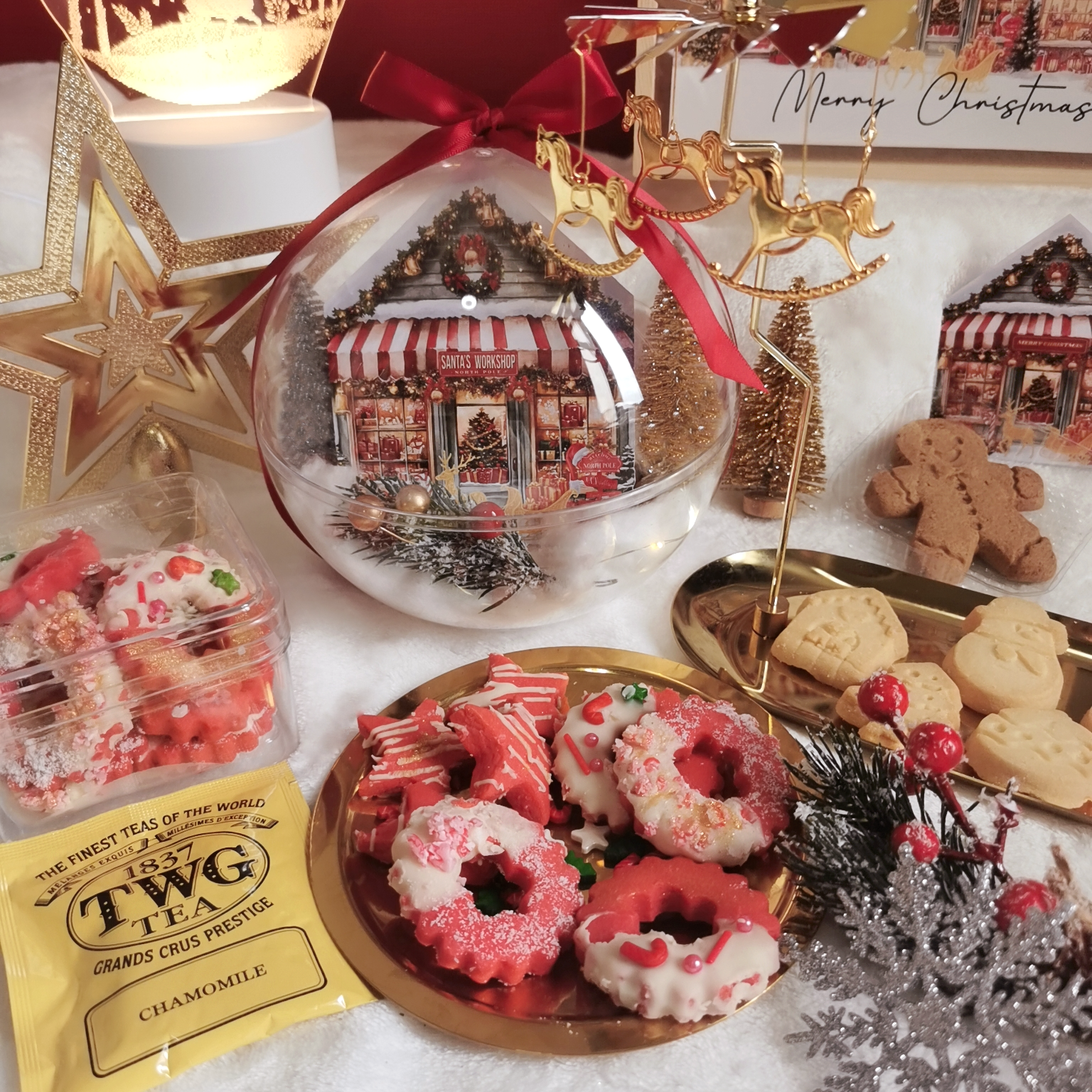 2a. Christmas 202_Christmas Snowglobe2