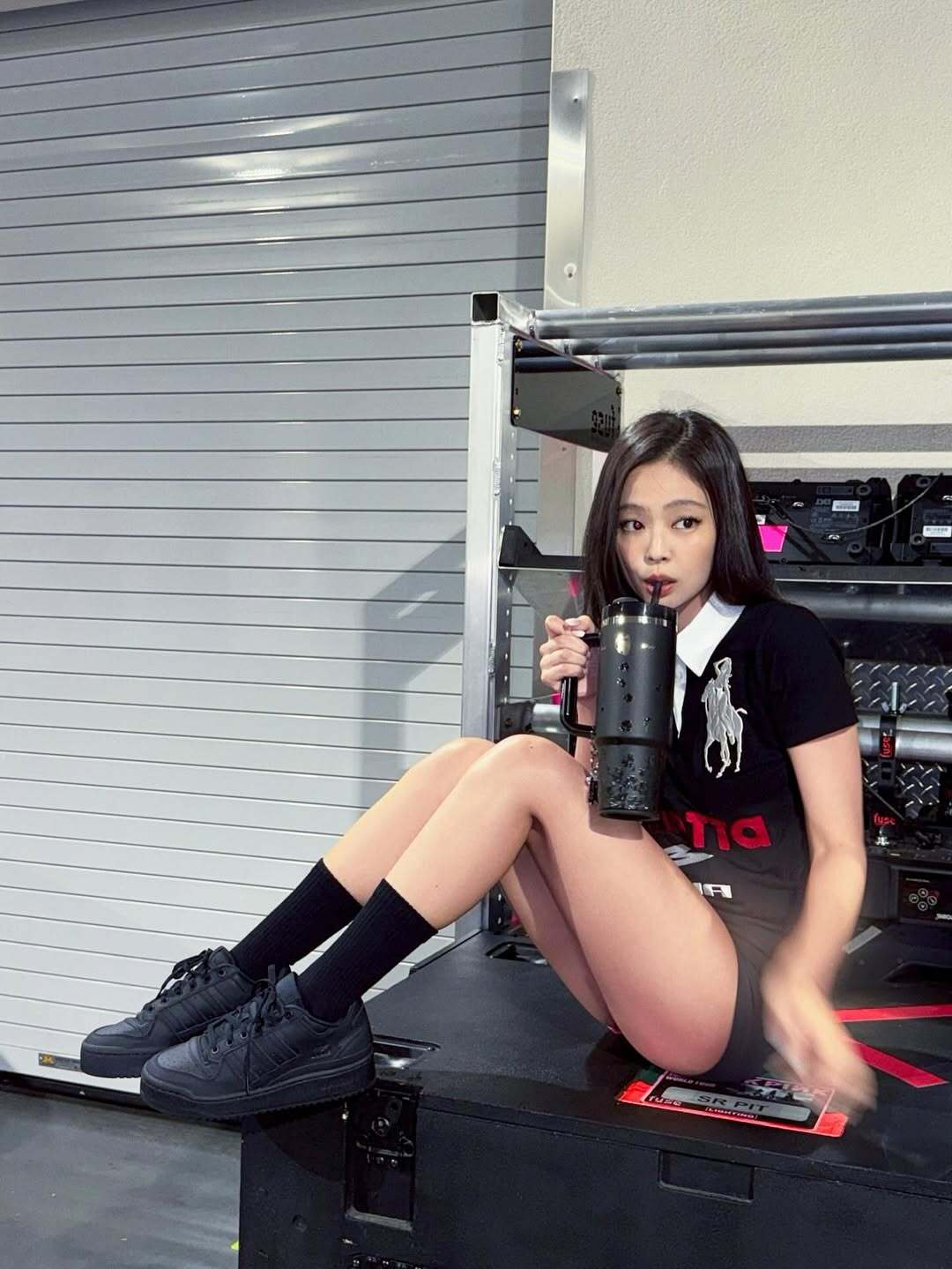 My upcoming collaboration with @stanley_brand🖤 stanley1913.com #Stanley1913xJENNIE (6)