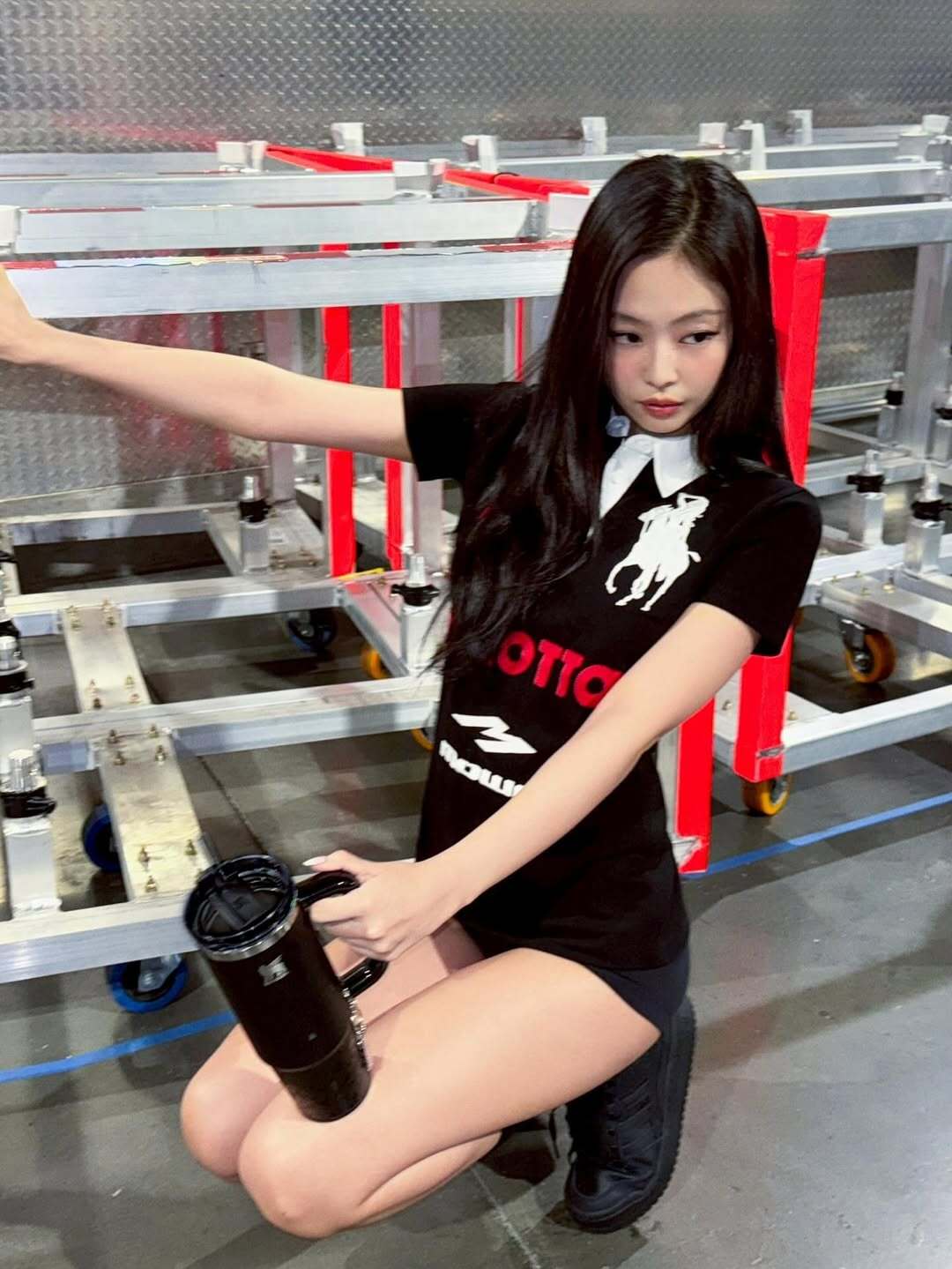 My upcoming collaboration with @stanley_brand🖤 stanley1913.com #Stanley1913xJENNIE (8)