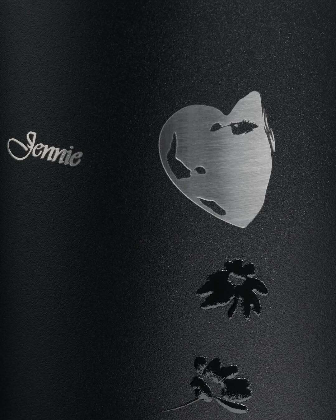 Cue the lights. The Stanley 1913 x JENNIE collection drops September 18. #Stanley1913xJENNIE_빛이  (4)