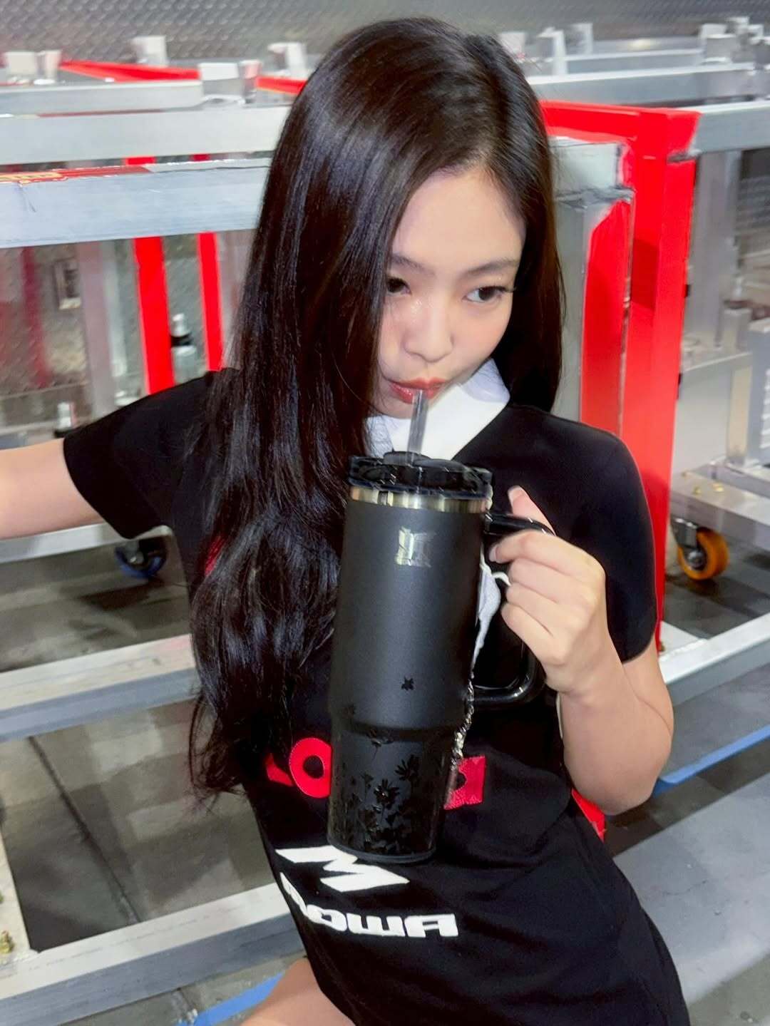 My upcoming collaboration with @stanley_brand🖤 stanley1913.com #Stanley1913xJENNIE (7)