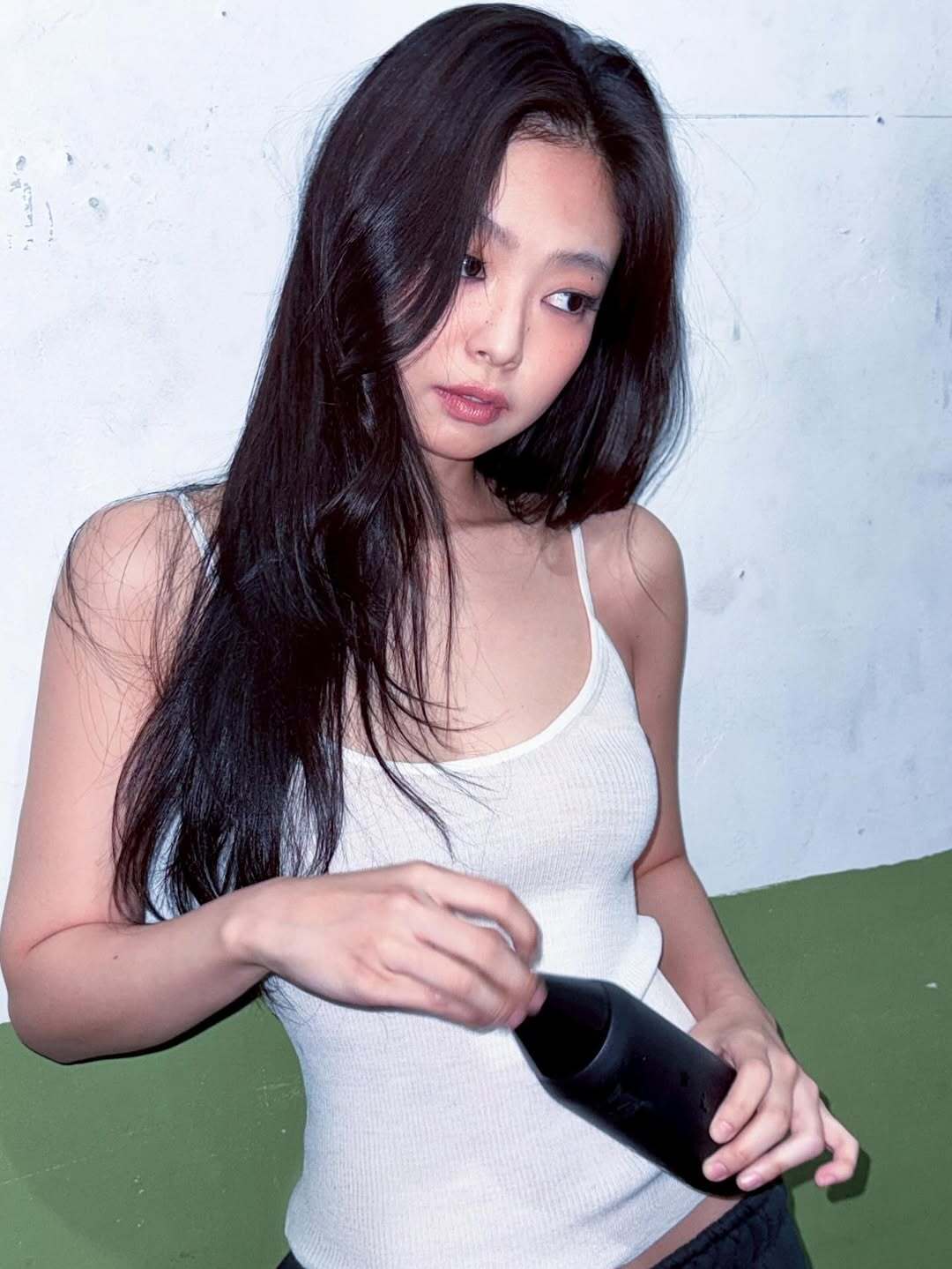 My upcoming collaboration with @stanley_brand🖤 stanley1913.com #Stanley1913xJENNIE (3)