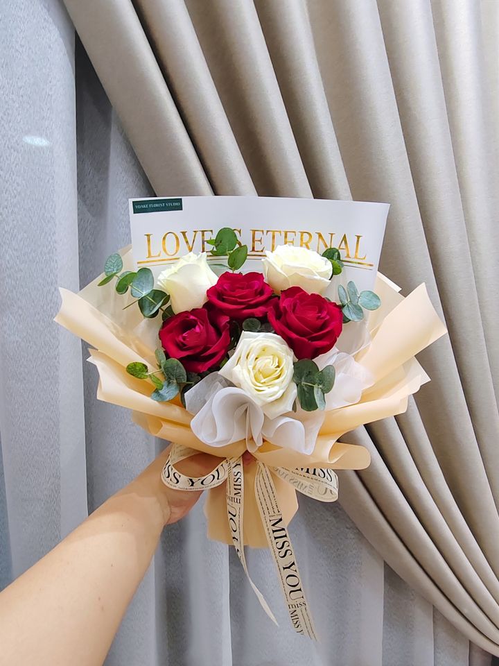 flower bouquet delivery KL – Yoake Florist