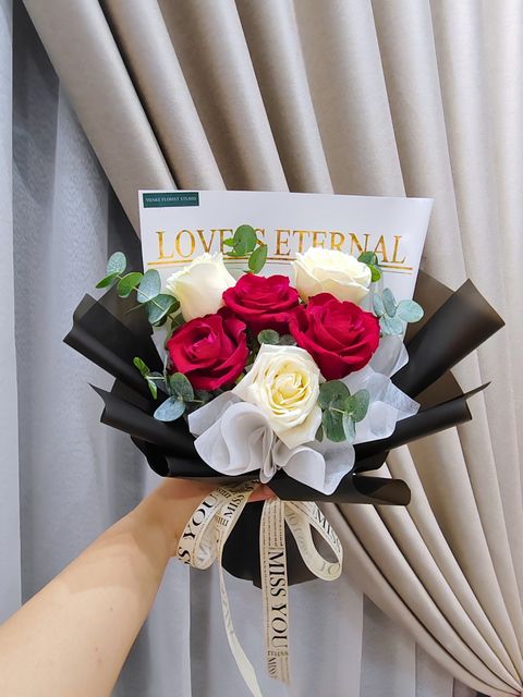minimalistic flower design - flower bouquet delivery KL – Yoake Florist