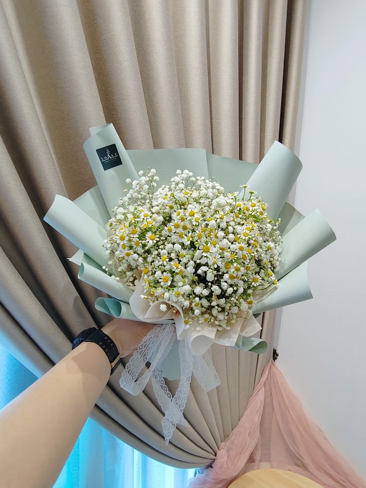 chamomile with baby breath flower bouquet - flower bouquet delivery in KL & Selangor - Yoake florist studio