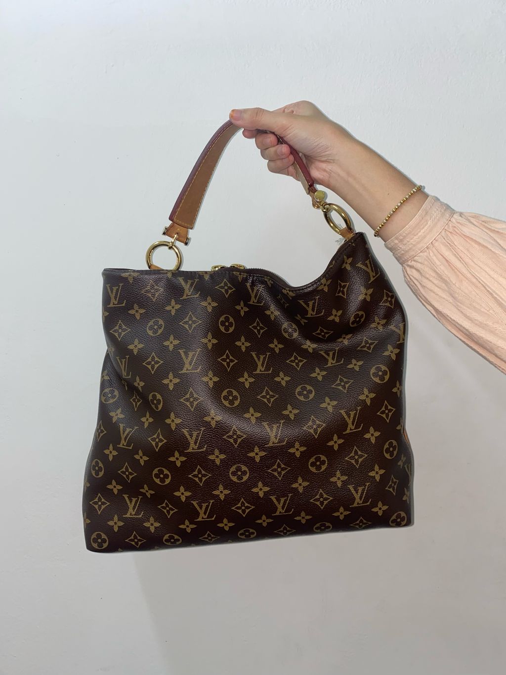 Authentic LOUIS VUITTON SULLY MM MONOGRAM, Luxury, Bags & Wallets on  Carousell