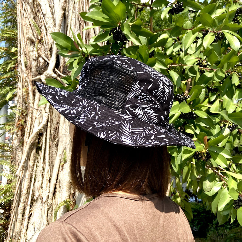 pinecone_black