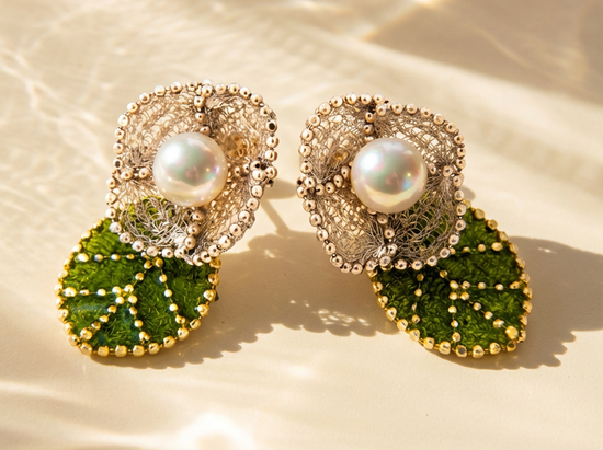  | The Mother Of Pearls