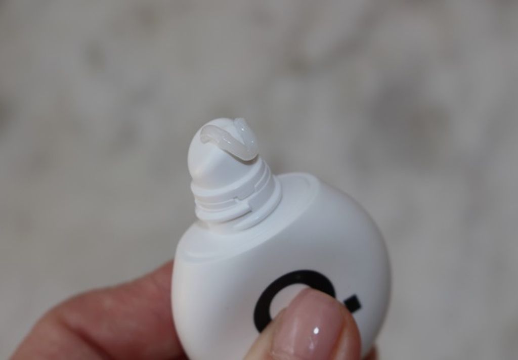 xthe-ordinary-squalane-amino-acids-lip-balm-review-6.jpg.pagespeed.ic.nKXZYN2eOe