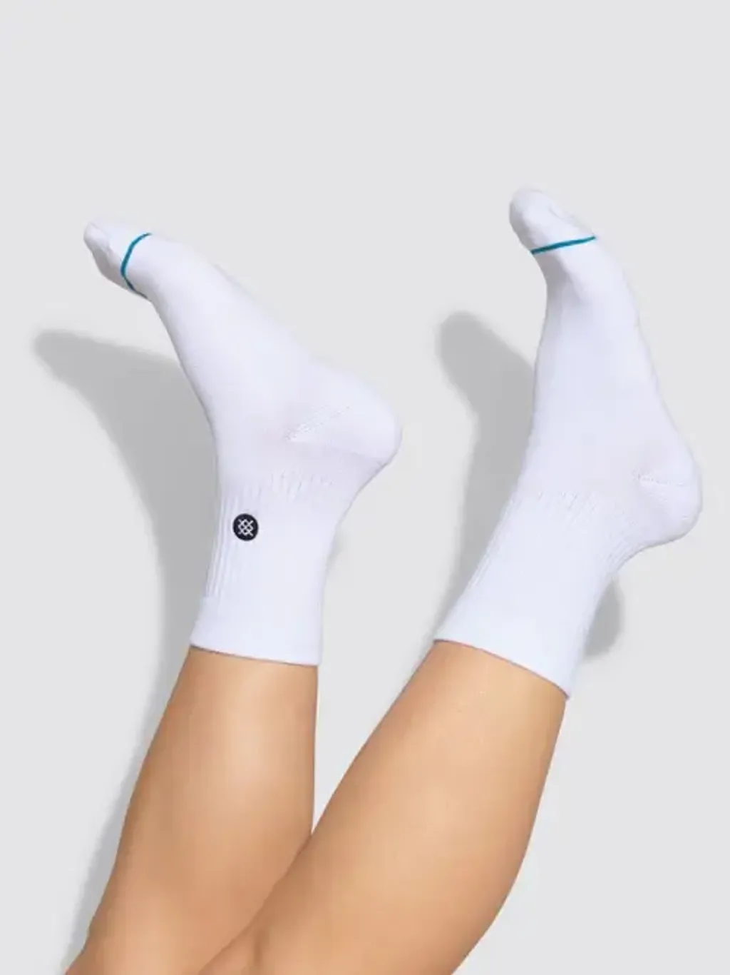 S24_ecomm_Womens_NavTile_Socks_3_4