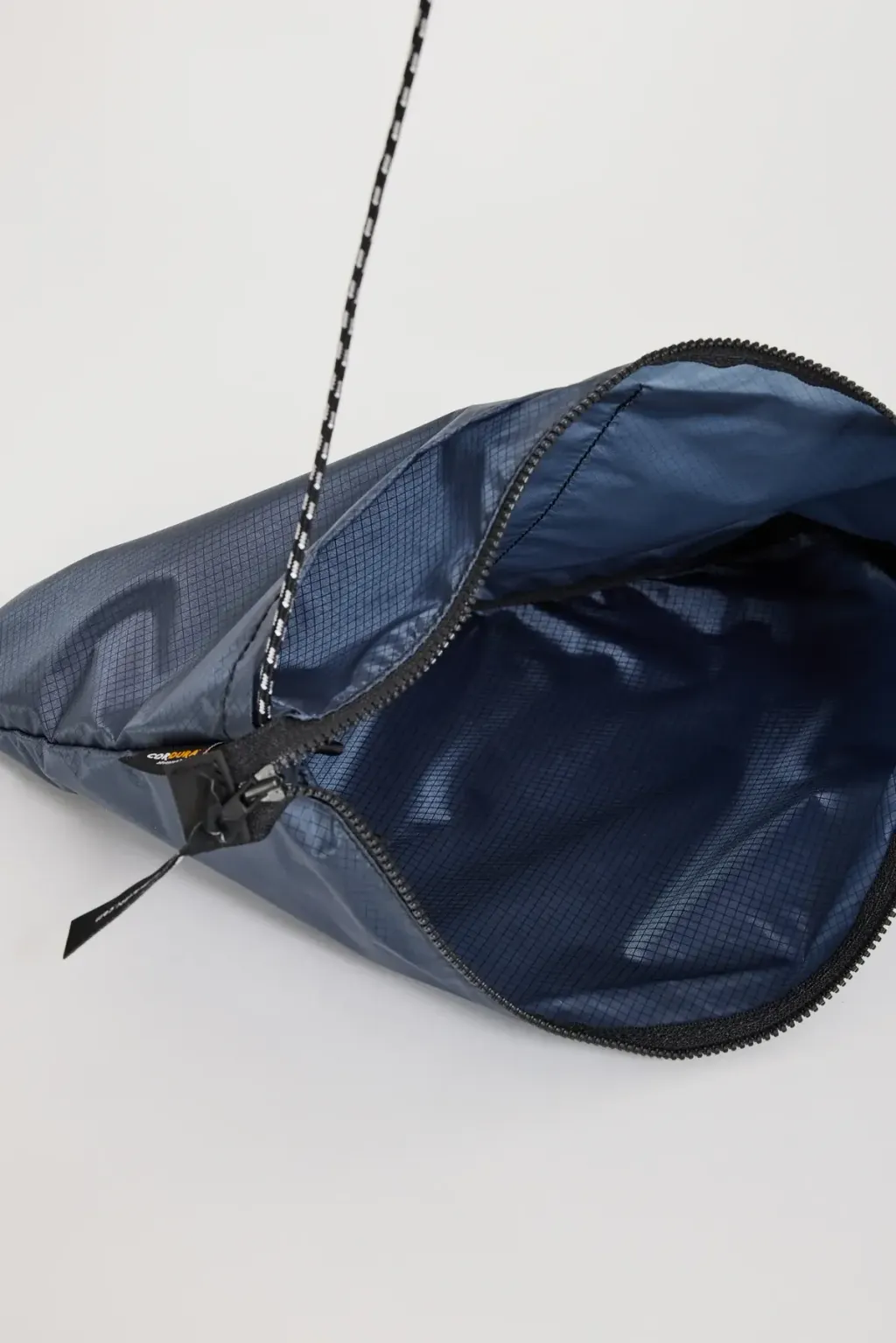 AND_WANDER_SIL_SACCOCHE_BLUE2
