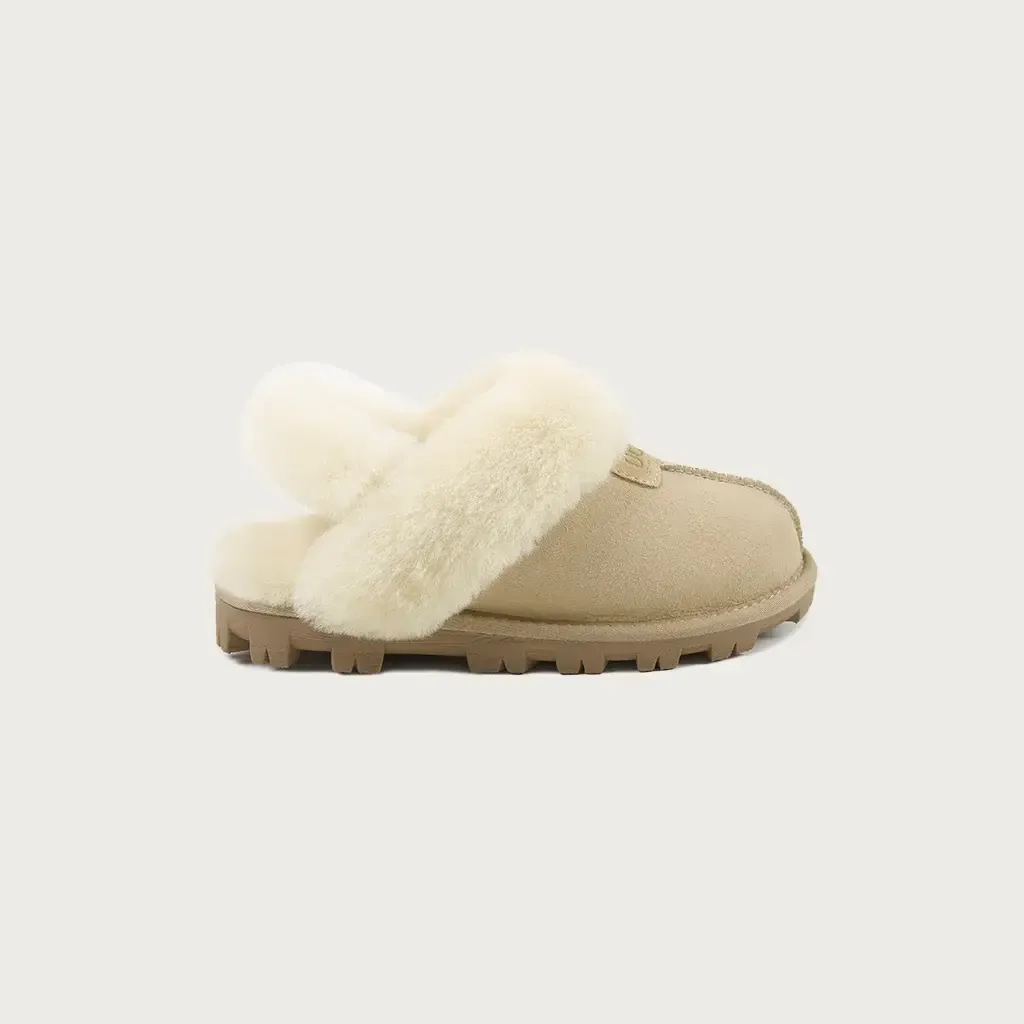 Classic_Coquette_Slipper_UGG_OZLANA_Sand