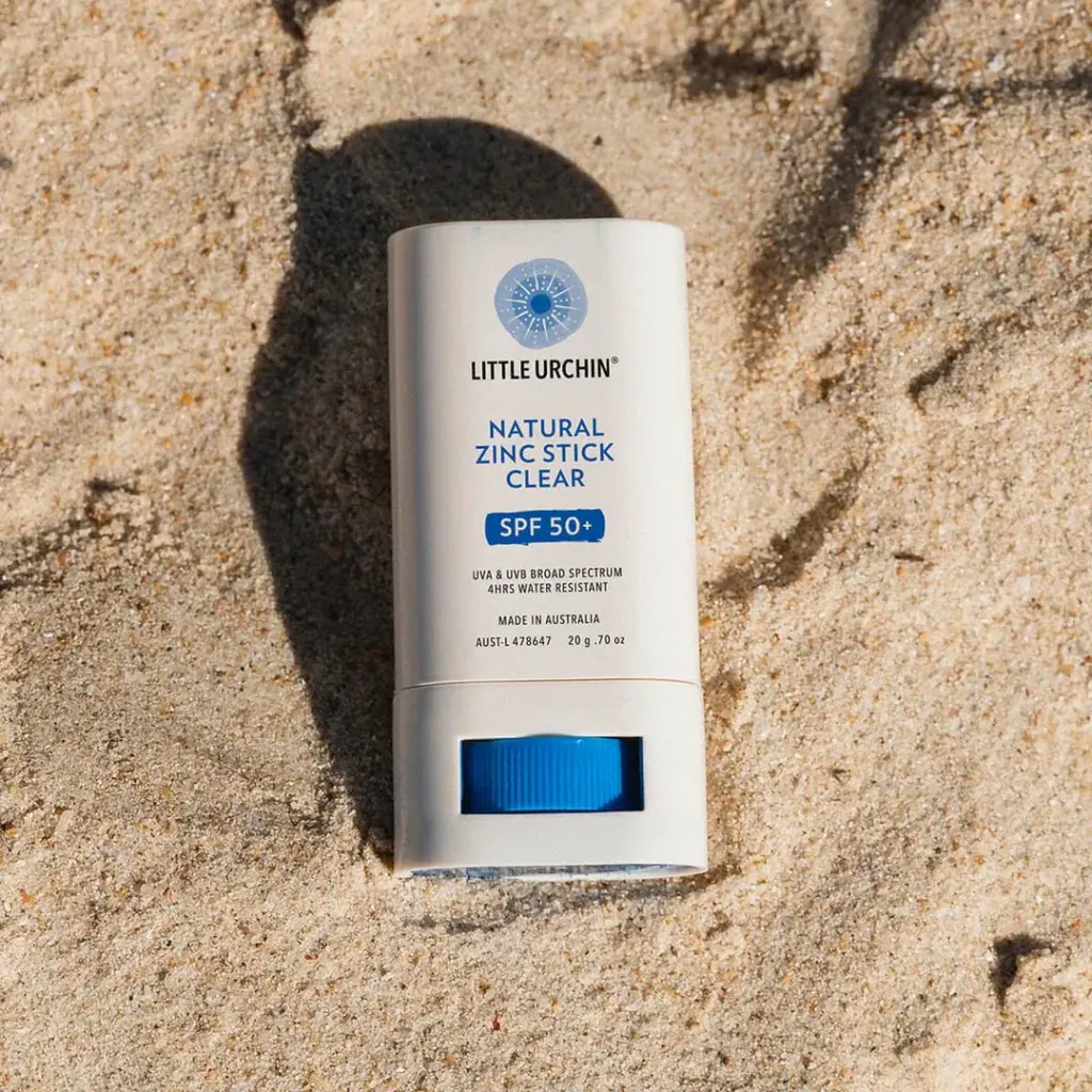 little-urchin-natural-zinc-stick-spf-50-clear-20g-lifestyle-1