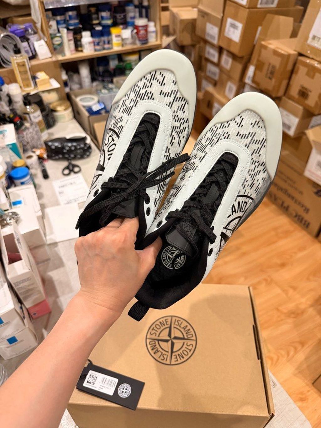 stone_island_mens_grime_sneake_1765023052_4c885dde_progressive