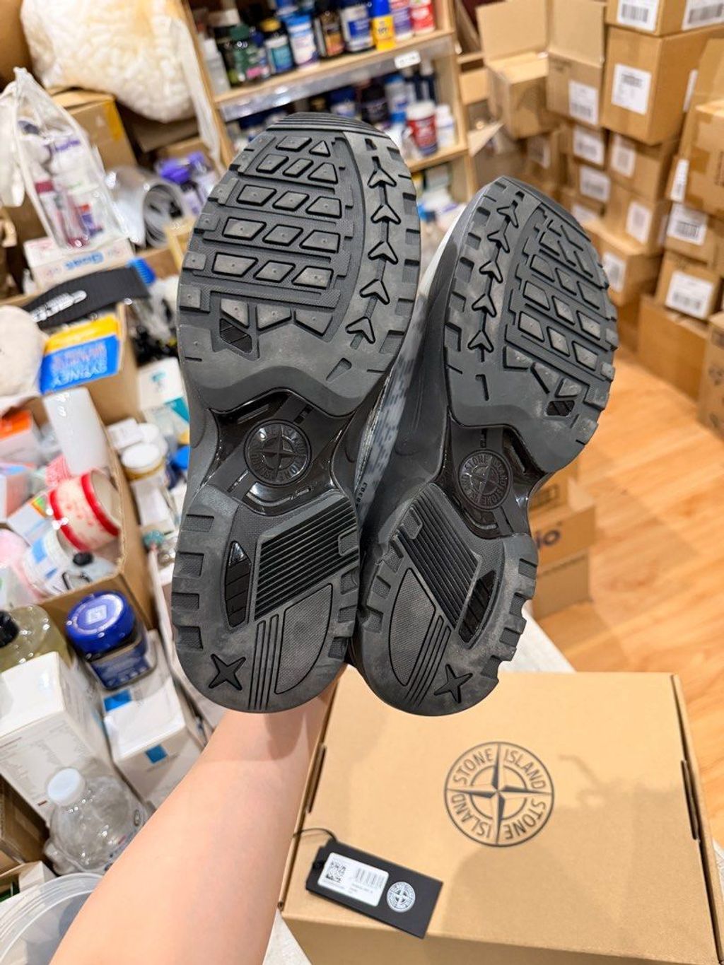 stone_island_mens_grime_sneake_1765023052_c374e480_progressive
