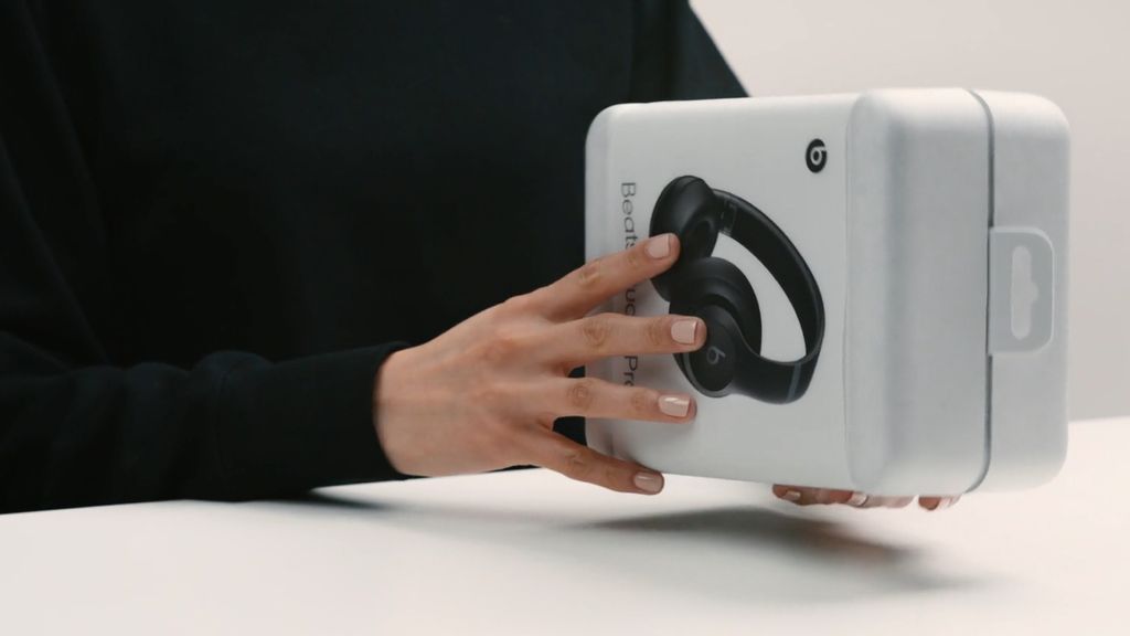 studiopro-unboxing-fallback.jpg.large.2x