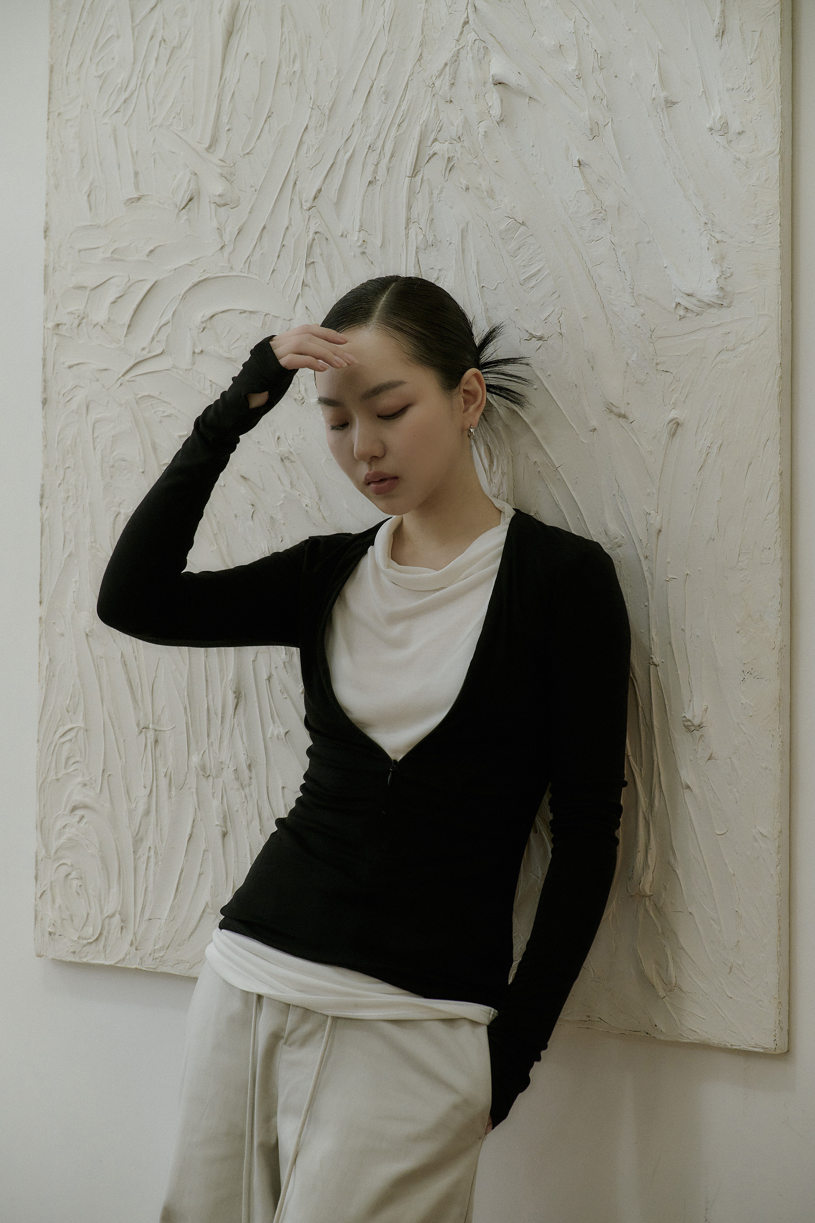 250308re white42986