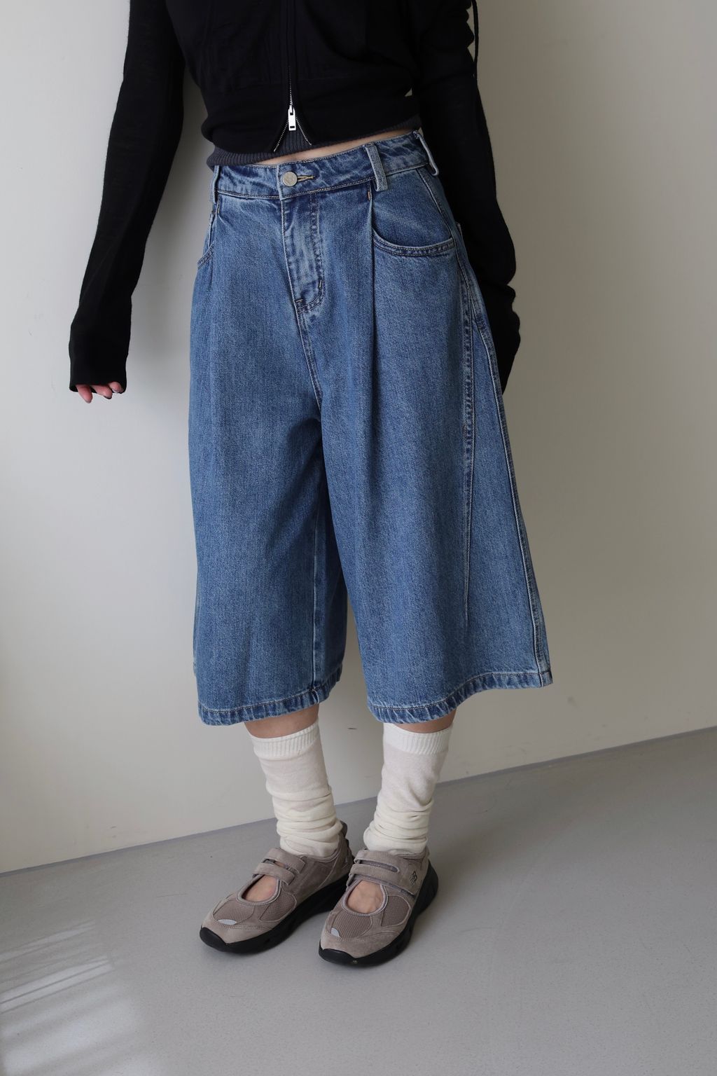 1A6B63C6-0CB2-475A-8CE9-E45F7F0C2628