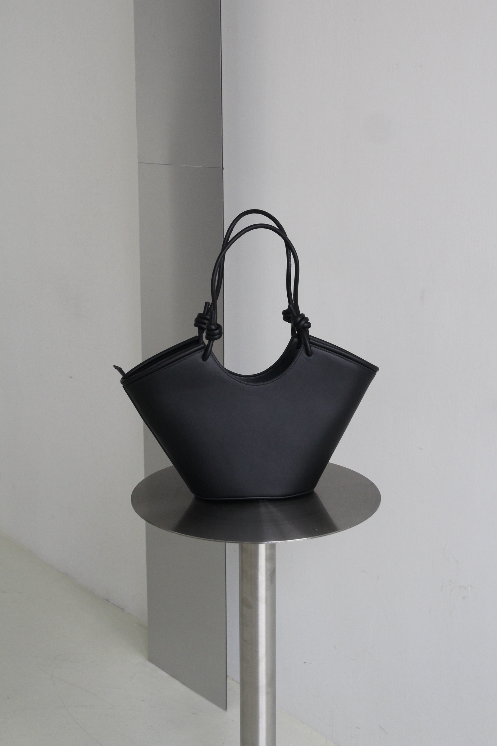 Facetune_04-11-2024-19-50-00