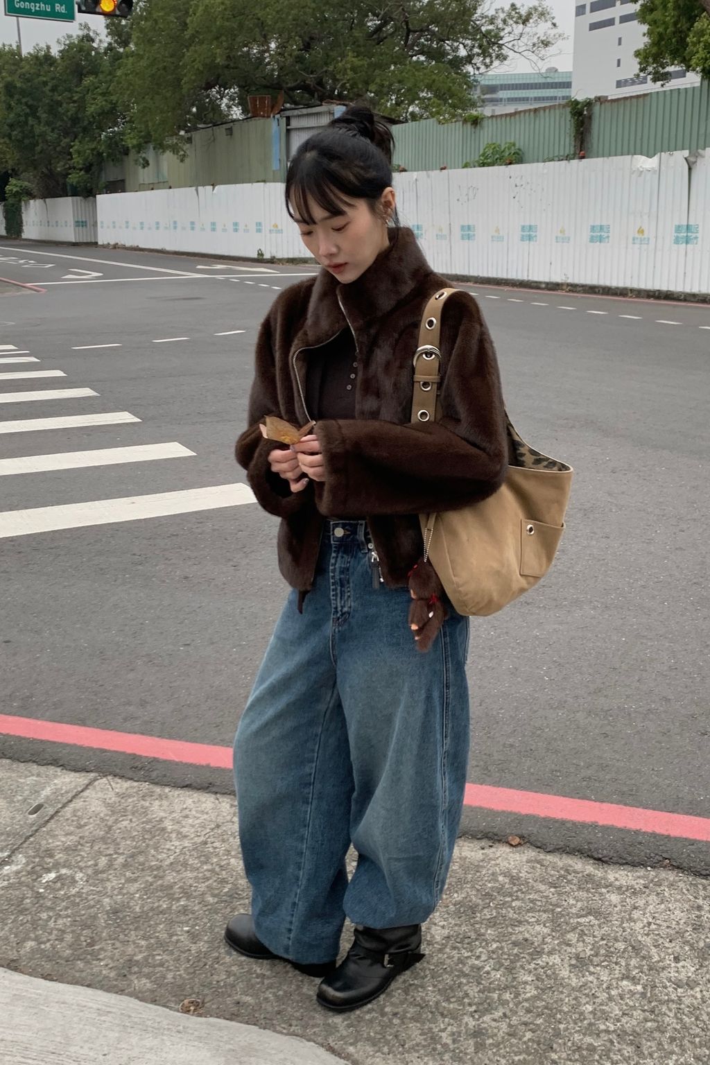 EB83CC91-6C5C-478F-B5FB-342FB5E16831