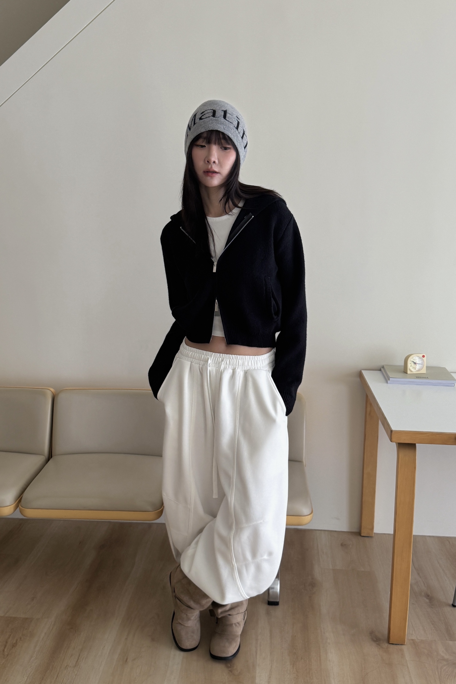 7B8080E1-24B9-463B-B3FD-1678D374E05A