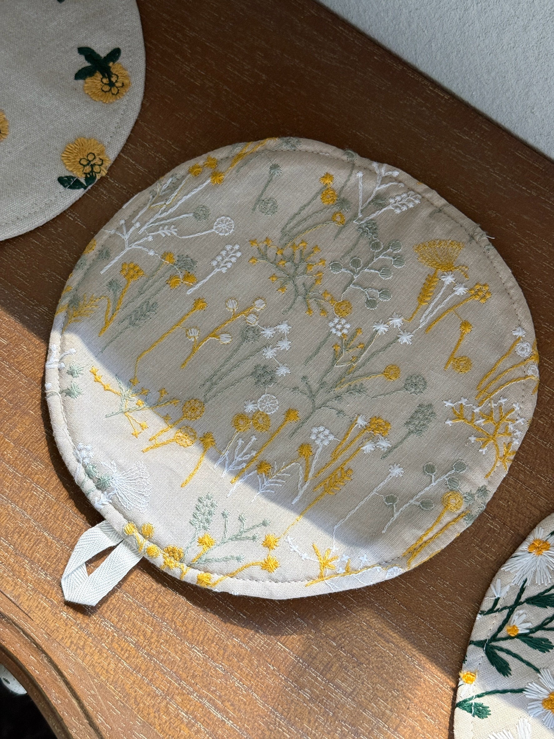 刺繡蒲公英