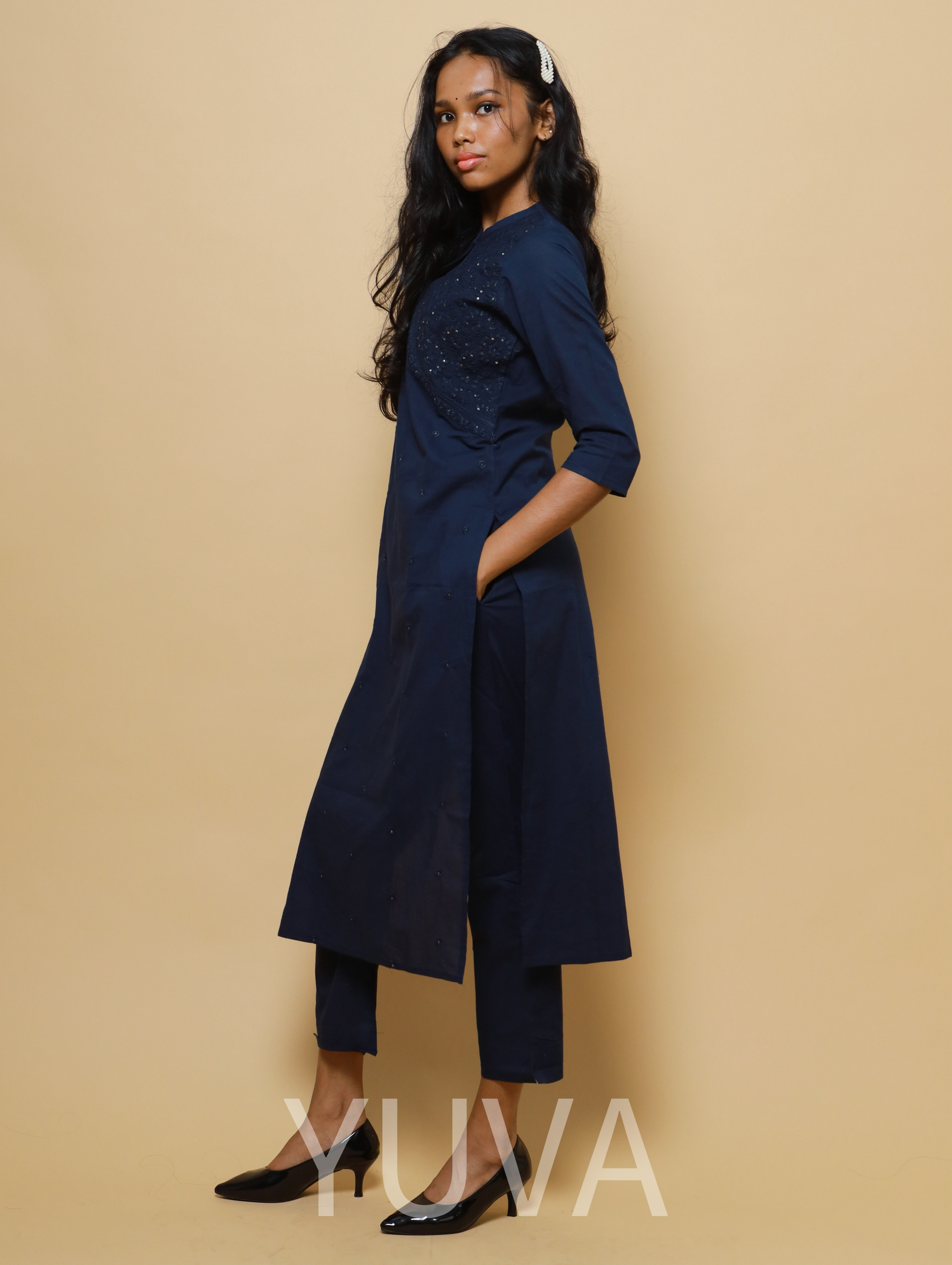 Long Kurti top with Chikan embroidery pant (Kurti top + pants) – RAJA WEDS  RANI