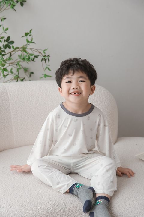 LINE_ALBUM_115春夏形象照_260508_11
