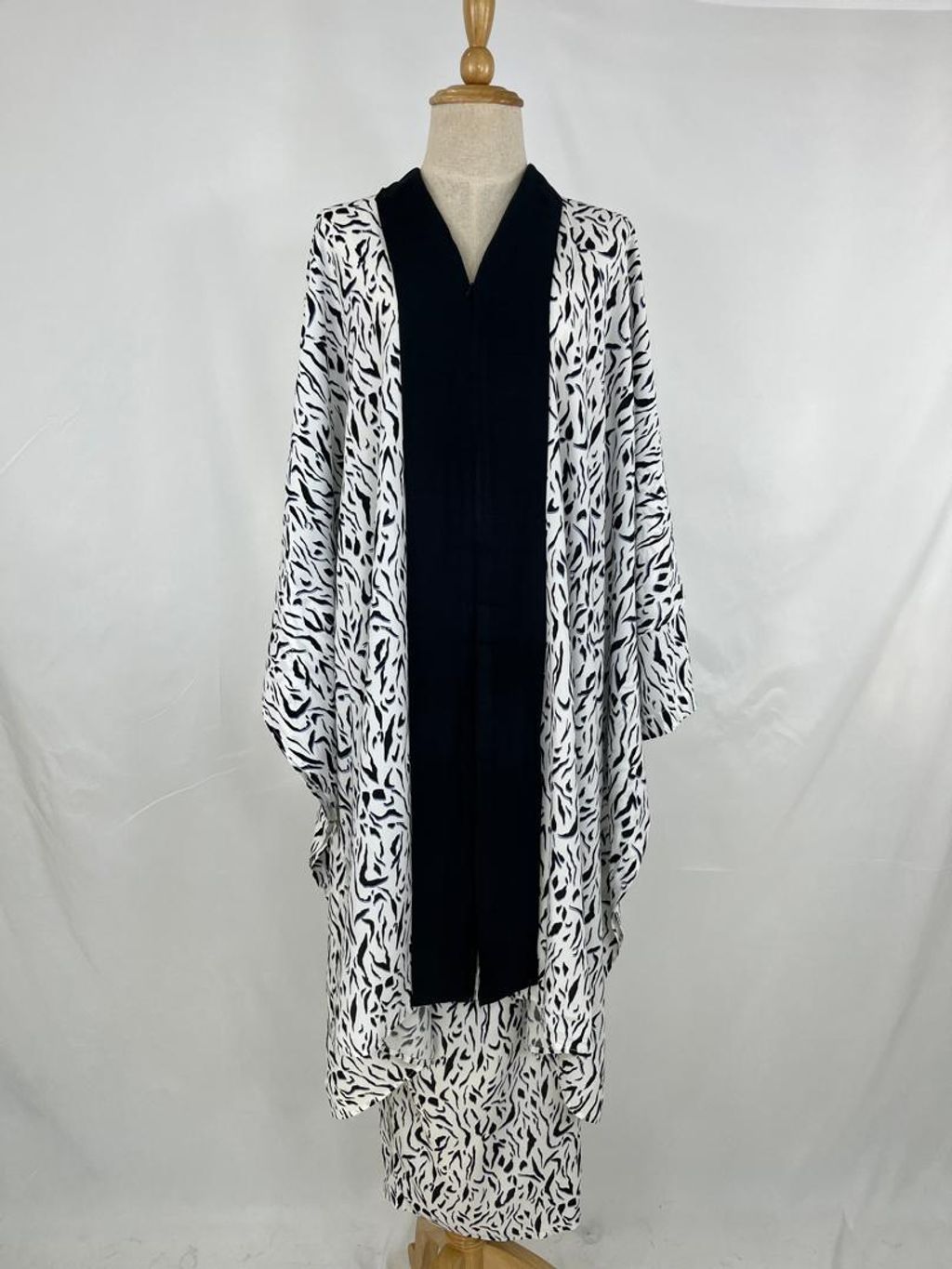 WhatsApp Image 2024-11-05 at 16.04.53 (1)