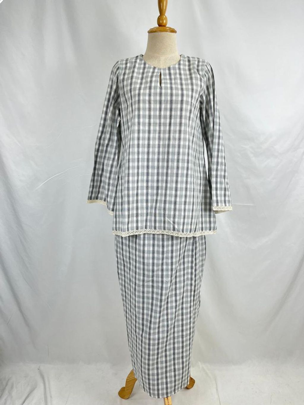 WhatsApp Image 2025-12-12 at 4.33.48 PM (4)