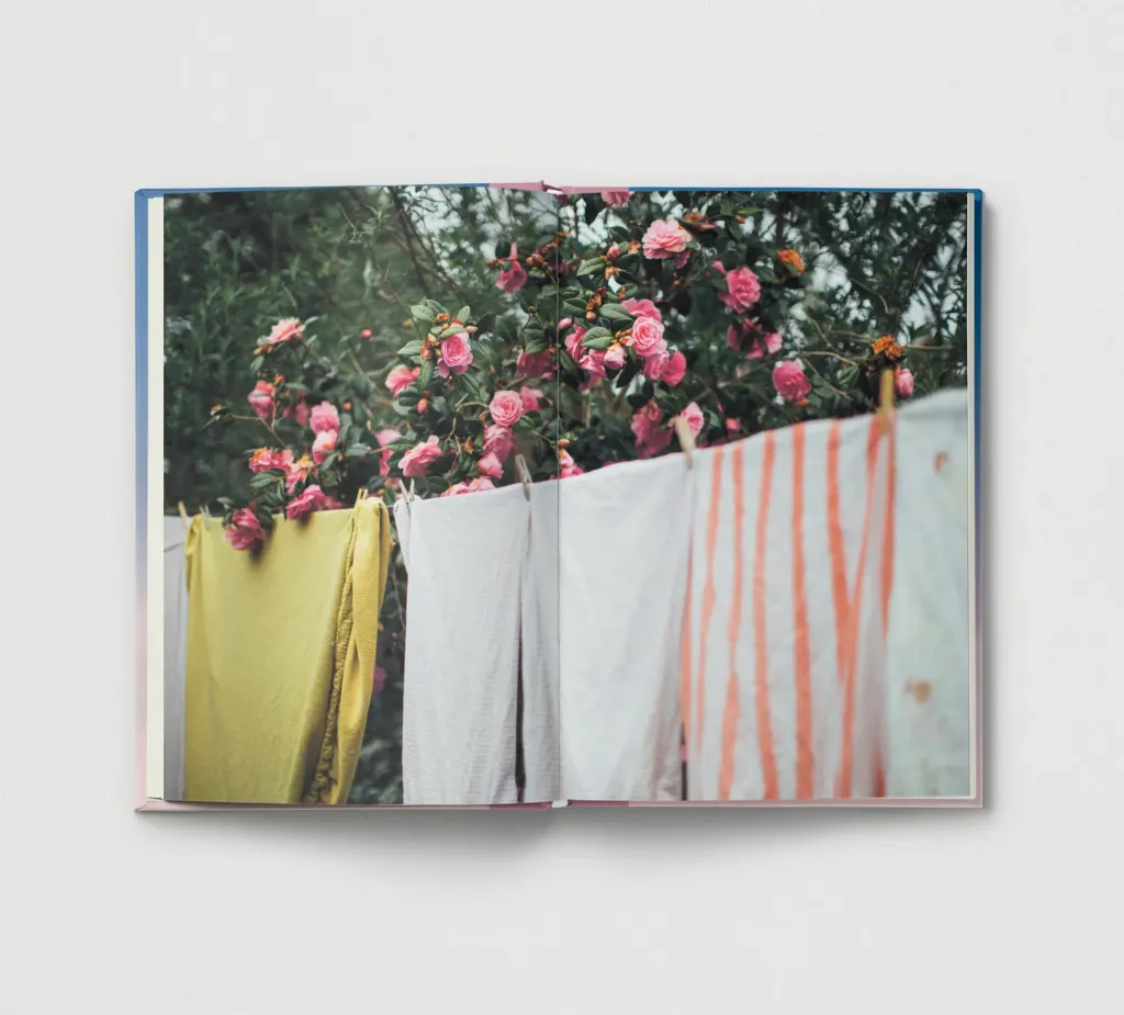 02_EverydayWonder_Spreads_Grey_Home_08
