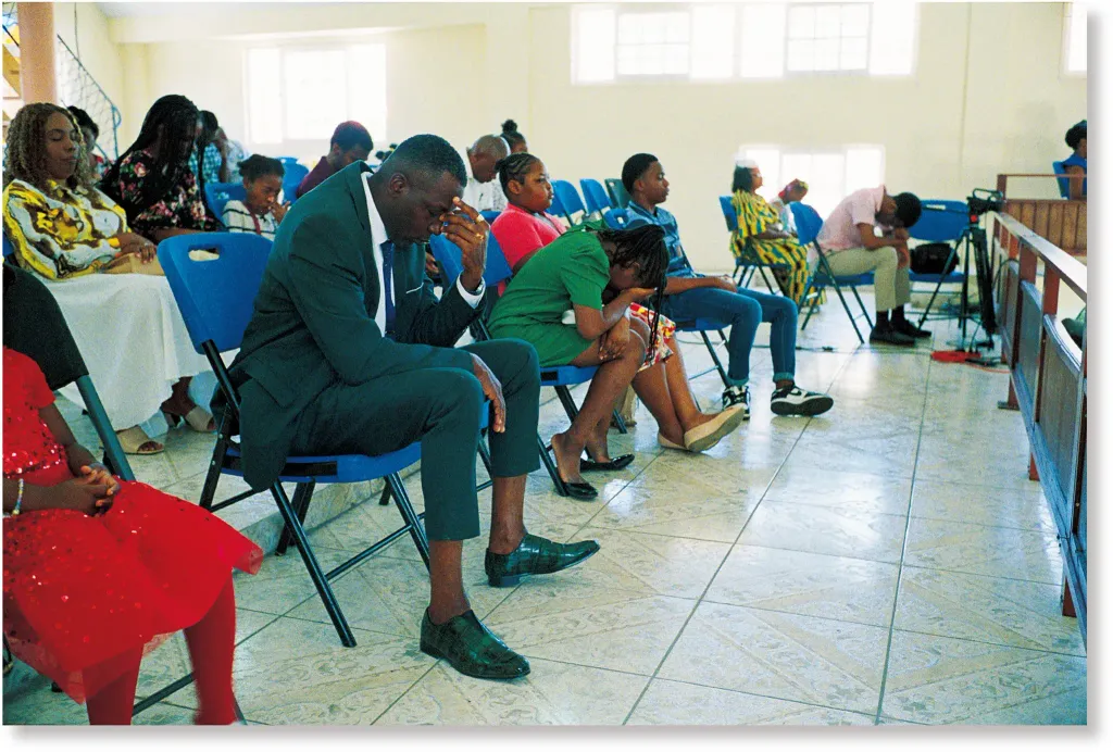 Upmost_7_3df02d4a-a474-4bc2-a435-1c27dc8287aa_2100x