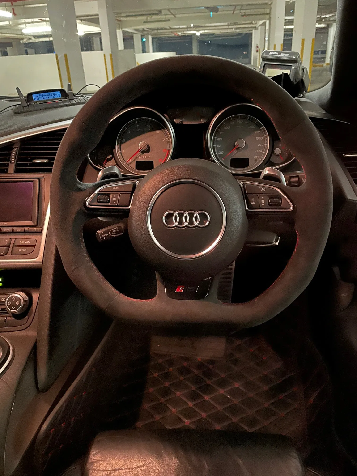Modhub Steering Wheels - Audi R8