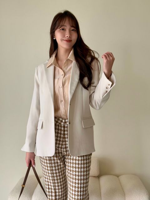 時髦剪裁反折袖西裝外套 JK2401 杏色 - 3-1740645729466