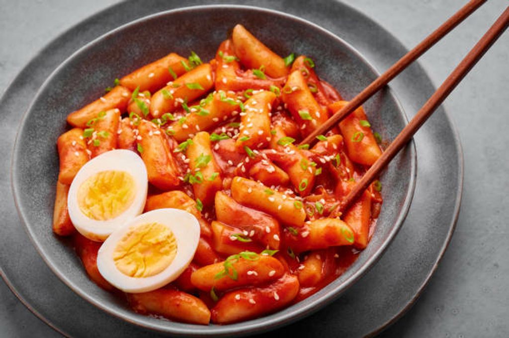 Korea Pink Rocket Tomato Yopokki Cup with Sauce Instant Yopokki Young Poong Tteobokki/Topokki