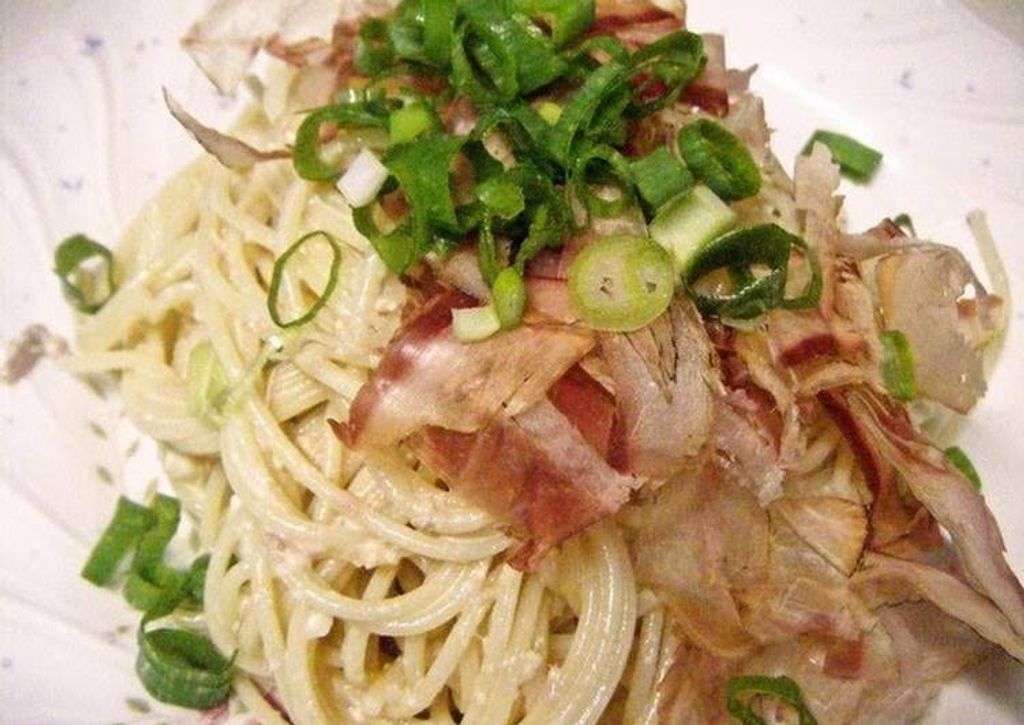 japanese-style-chilled-carbonara-pasta-with-bonito-flakes-recipe-main-photo.jpg