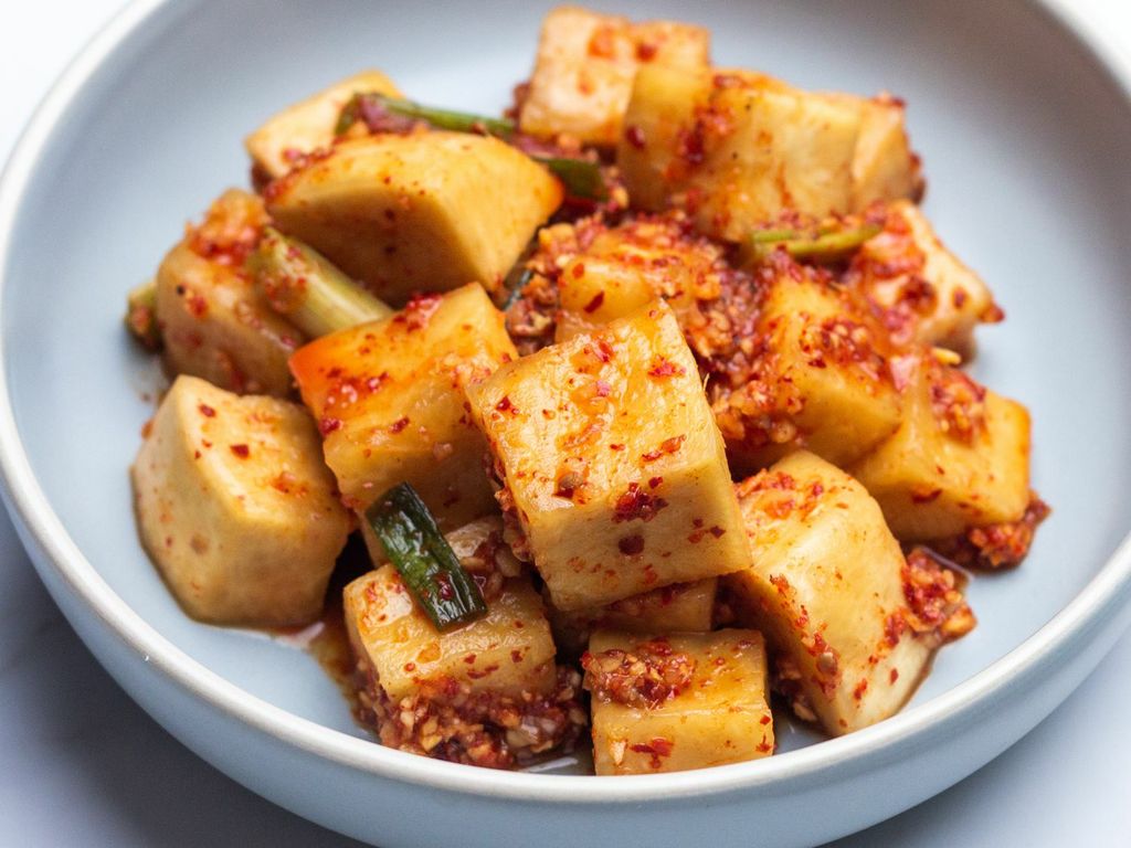 20210520-kkakdugi-radish-kimchi-Beauty-tim-chin-seriouseats-v2-f1f1ad5d4bb94470b80c79057504a5b1.jpg