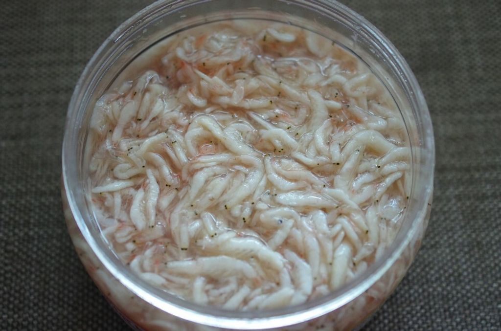 Saeujeot_(fermented_shrimp)_jeotgal_(Caridea).jpg