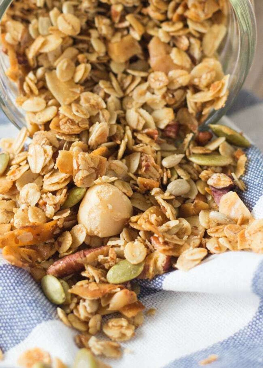 Coconut-Macadamia-Granola-3.jpg