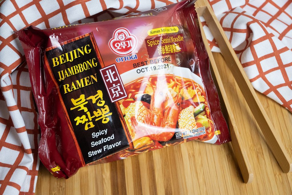 Ottogi_Beijing_Jjambbong_Ramen-Spicy_Seafood_Stew_Flavor_4.23_oz_100100112537.jpg