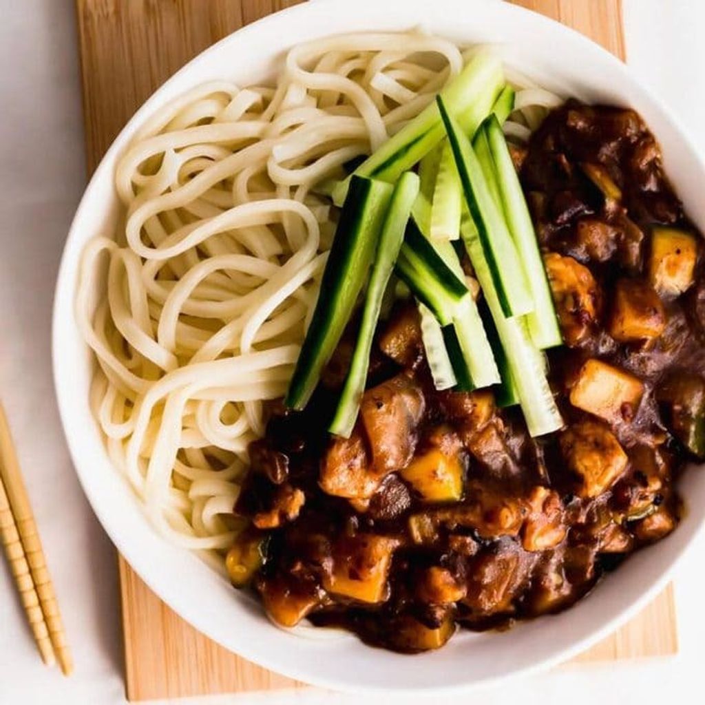 Jajangmyeon-Korean-Noodles-in-Black-Bean-Sauce5.1200H-720x720.jpg