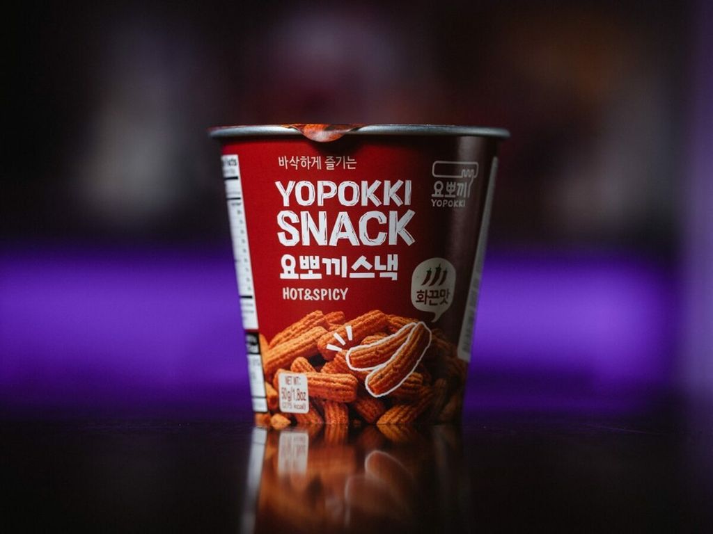 Yopokki-Snack-Hot-Spicy-1200x900.jpg