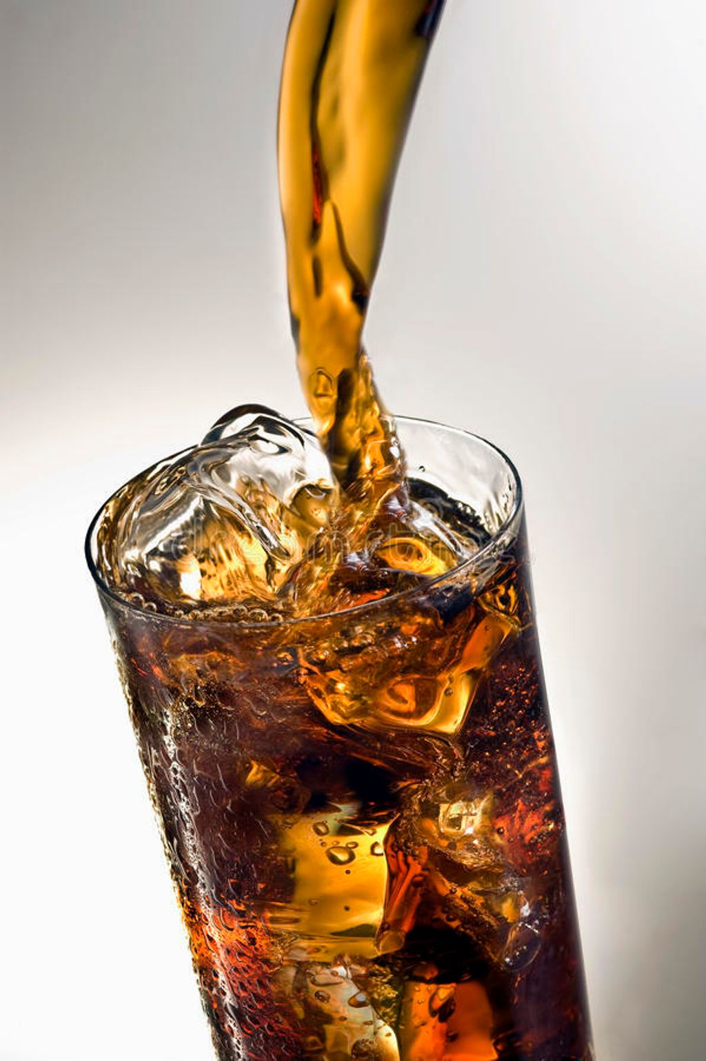 pouring-glass-coca-cola-ice-cubes-23708367.jpg