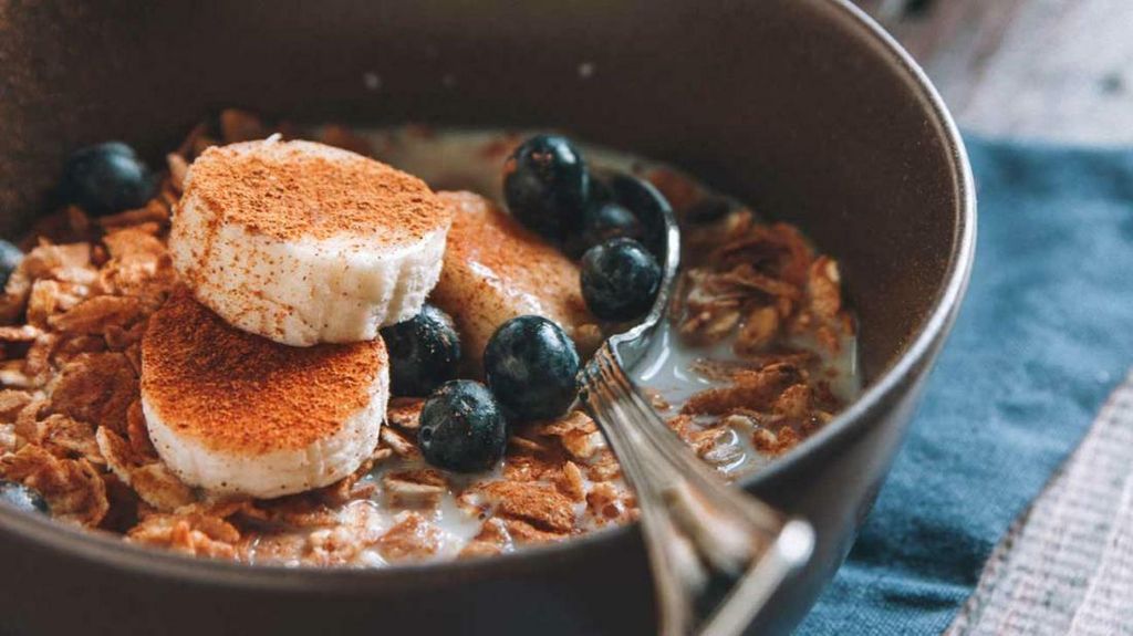 cinnamon-and-blueberry-oats.jpg