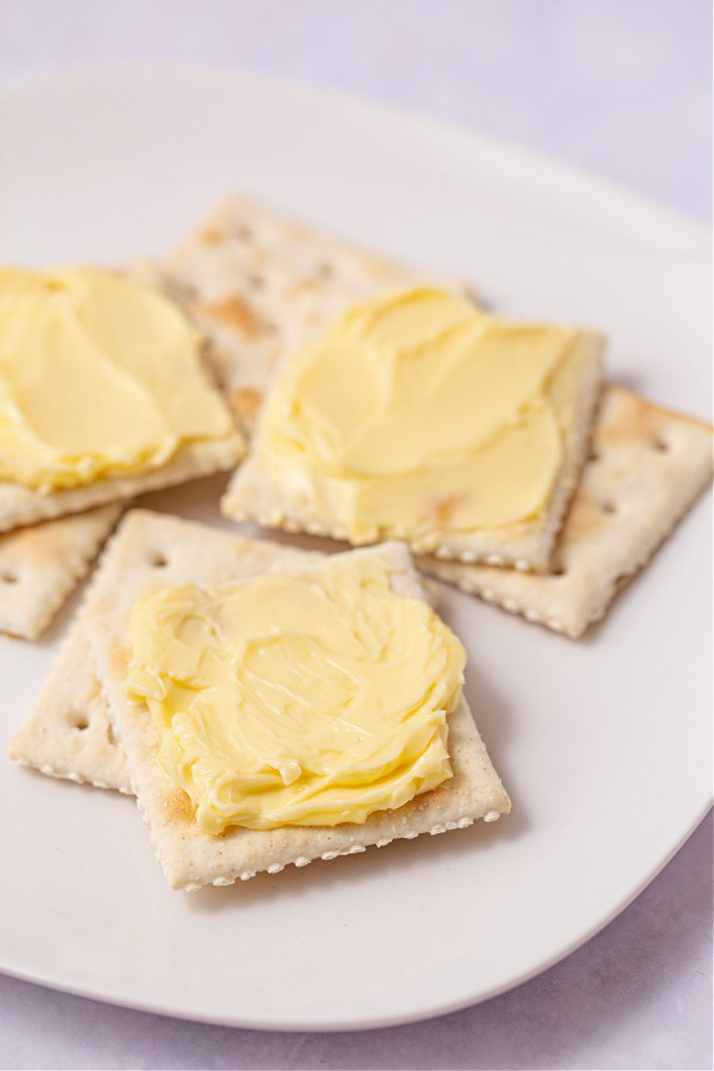 Saltine-Crackers-Butter-600x900-1