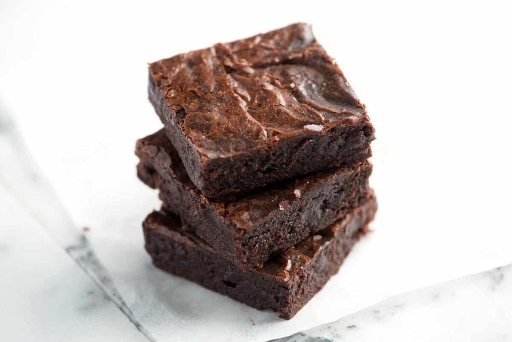 Easy-Fudgy-Brownies-Recipe-2-1200-1200x800