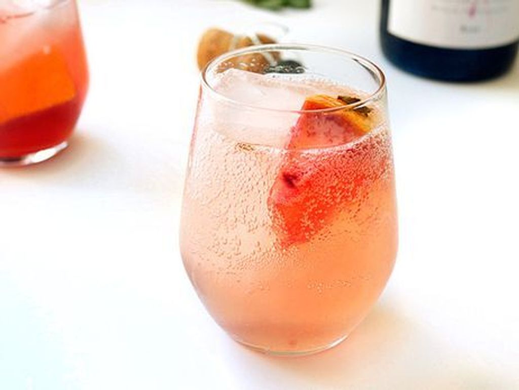 __opt__aboutcom__coeus__resources__content_migration__serious_eats__seriouseats.com__images__2015__12__20151114-sparkling-cocktail-recipe-roundup-10-2b29d8ac863f40d6a12ef501b502c5fe