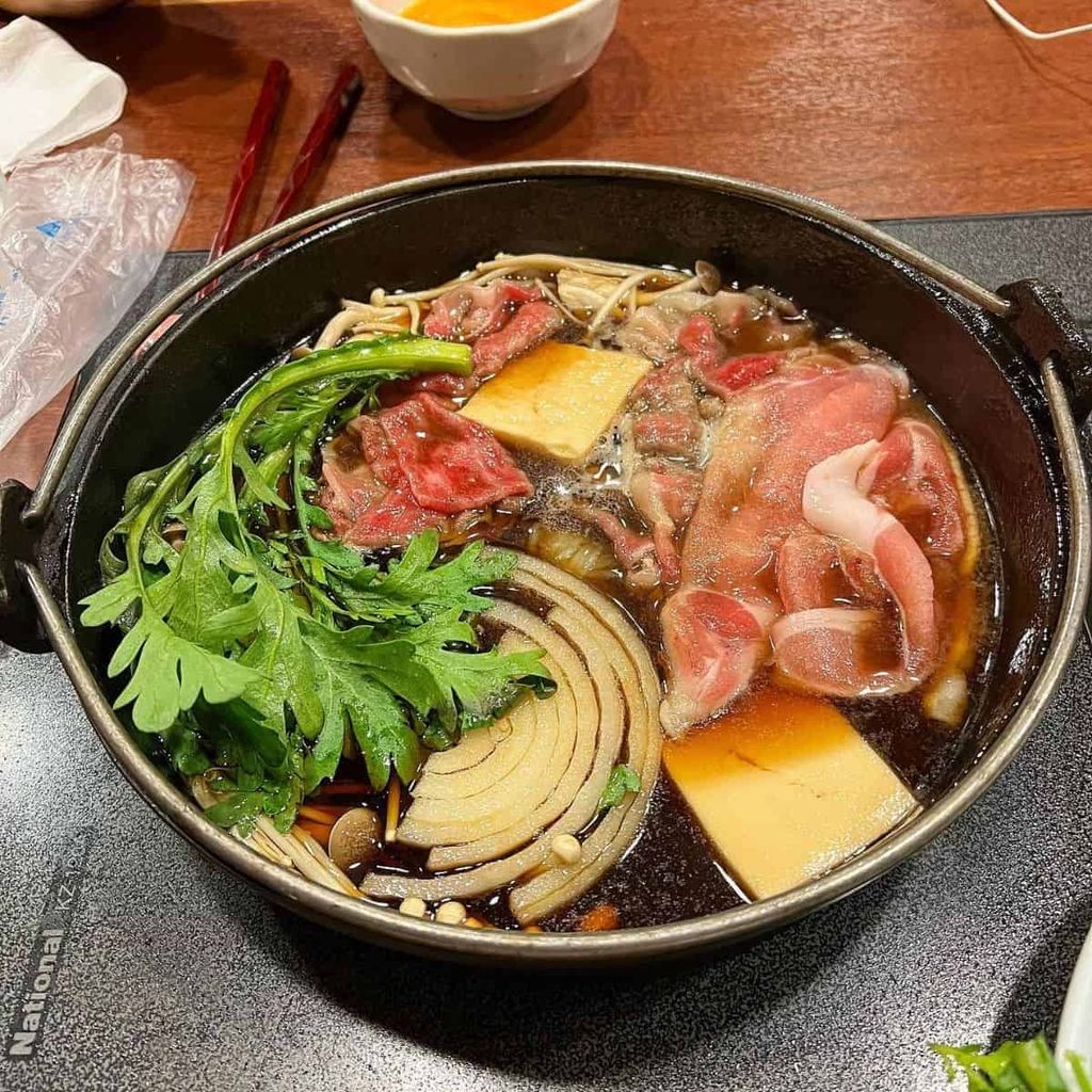 A-bowl-filled-with-Sukiyaki-ingredients
