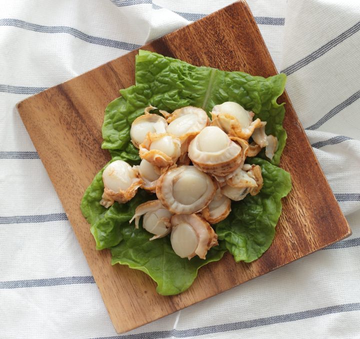 Hotate-Scallop-with-White-Roe